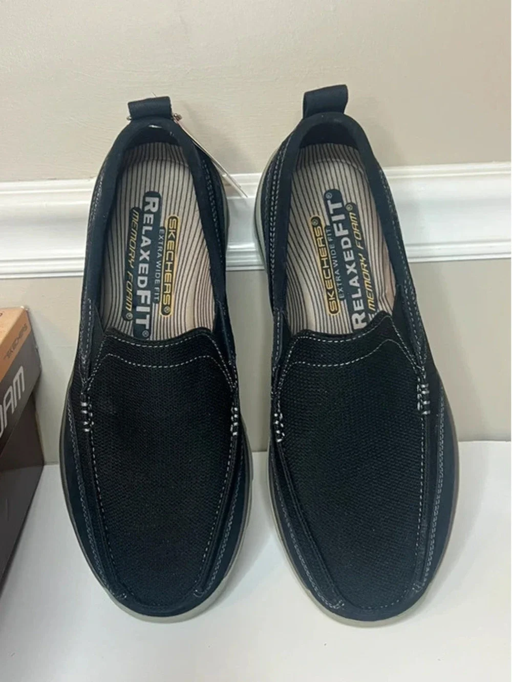Skechers Superior Milford Men’s 9 Extra Wide Relaxed Fit Memory Foam Shoes NIB